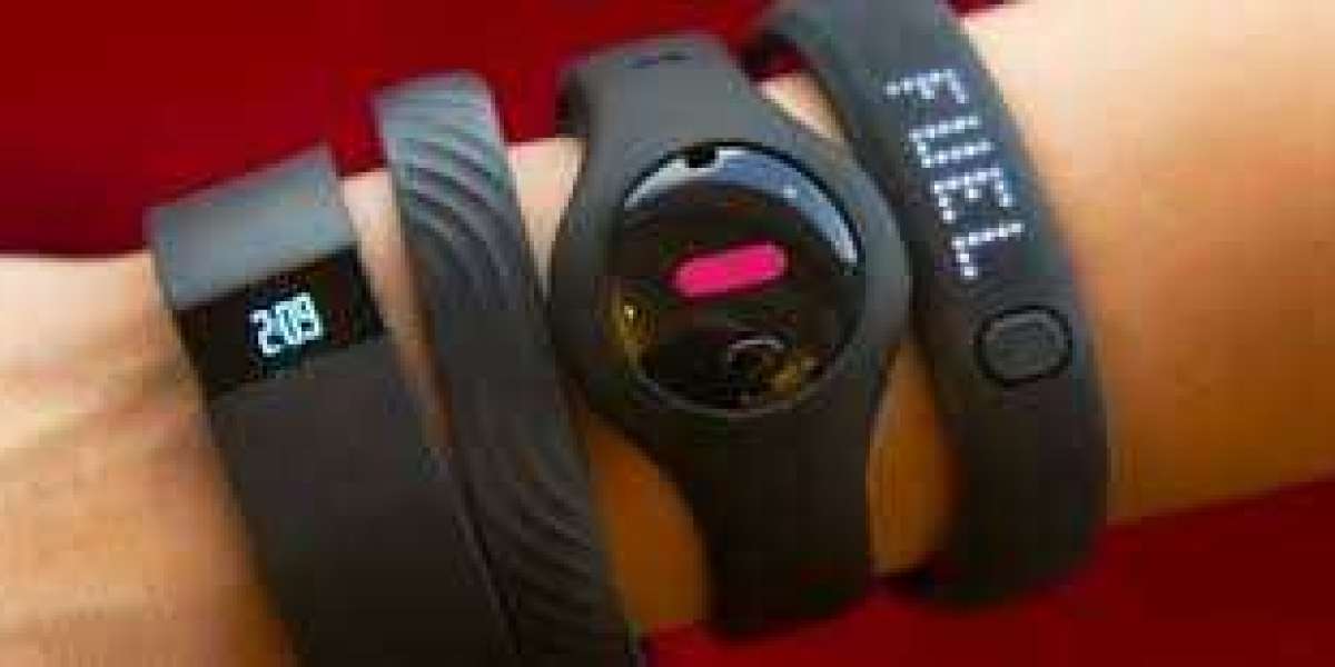 The Global Evolution of Wearable Artificial Intelligence and the Integration of Advanced Machine Learning in Daily Consu