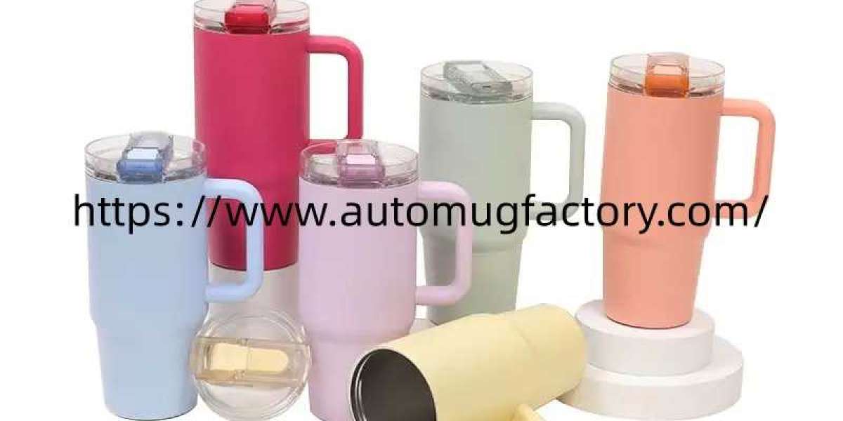 Exploring Comfort, Function, and Style in Plastic Drinkware